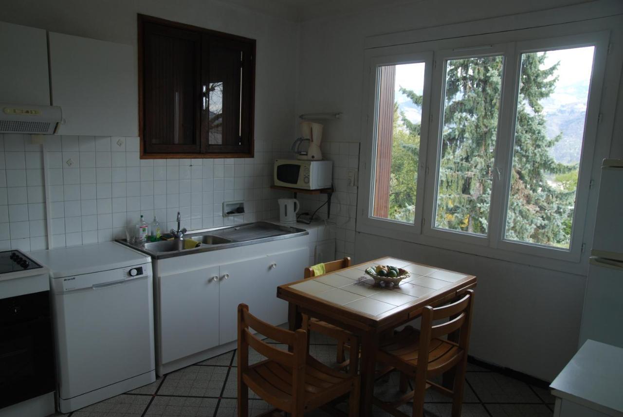 Spacious Home At The Heart Of Saint Ismier Exterior photo